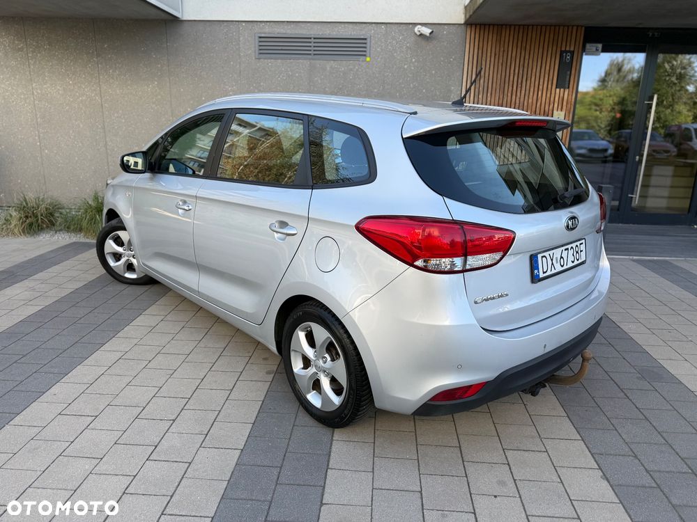 Kia Carens - 22