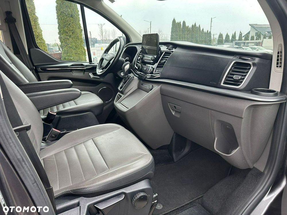 Ford Tourneo Custom - 13