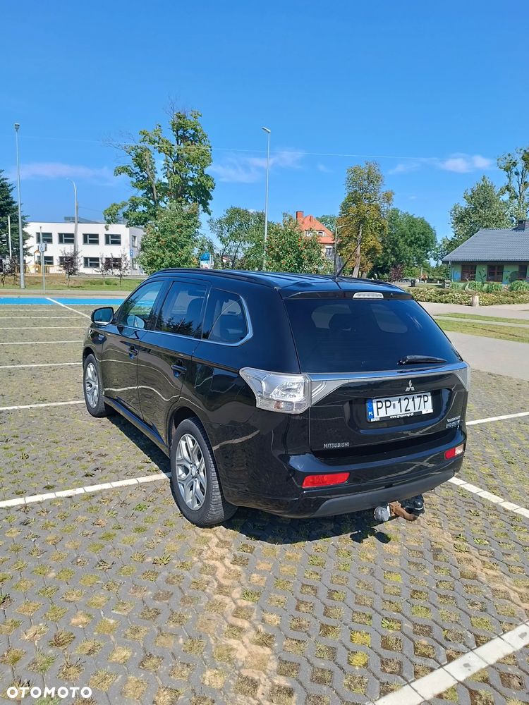 Mitsubishi Outlander Instyle NAVI + - 4