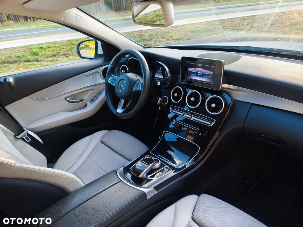 Mercedes-Benz Klasa C 300 9G-TRONIC Avantgarde - 20