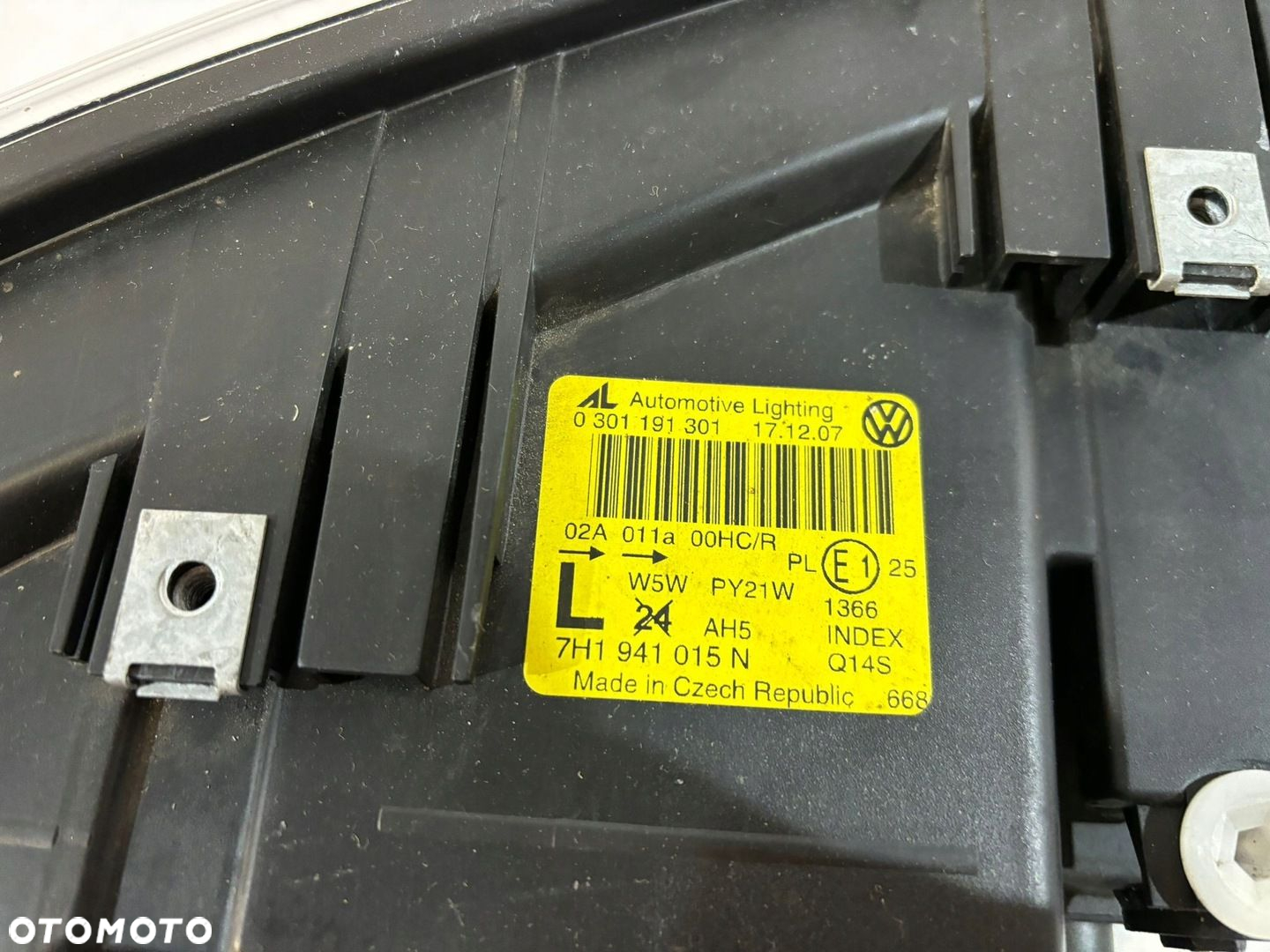 VOLKSWAGEN Transporter T5 Lampa Lewa - 16768 - 8