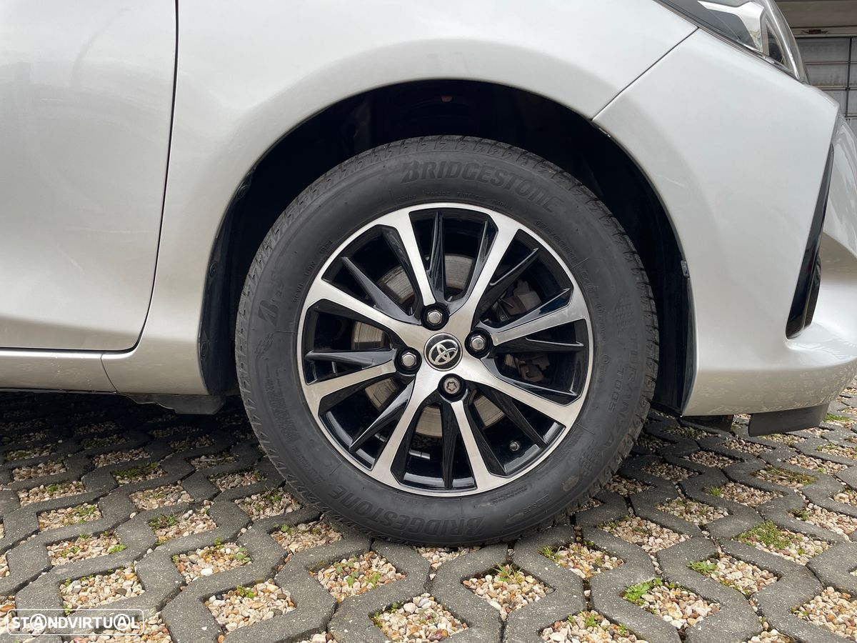 Toyota Yaris 1.5 HSD Comfort - 16