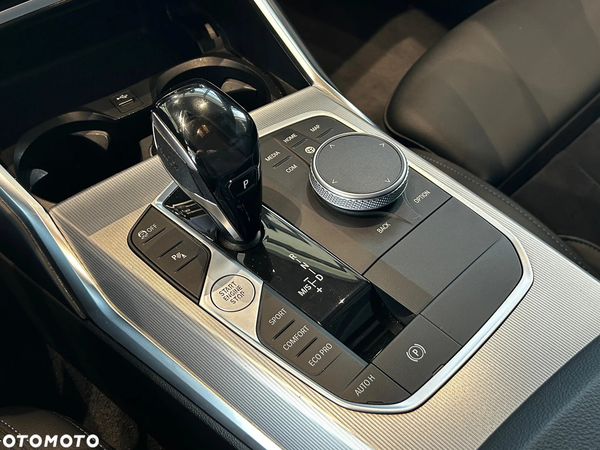 BMW Seria 3 318d M Sport Shadow - 22