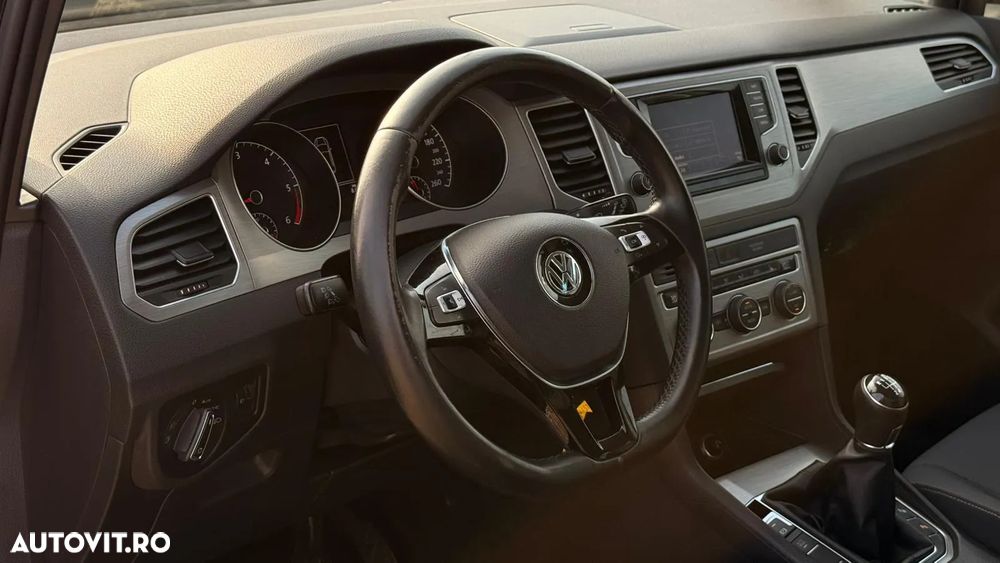 Volkswagen Golf 1.6 TDI BlueMotion Technology Comfortline - 11