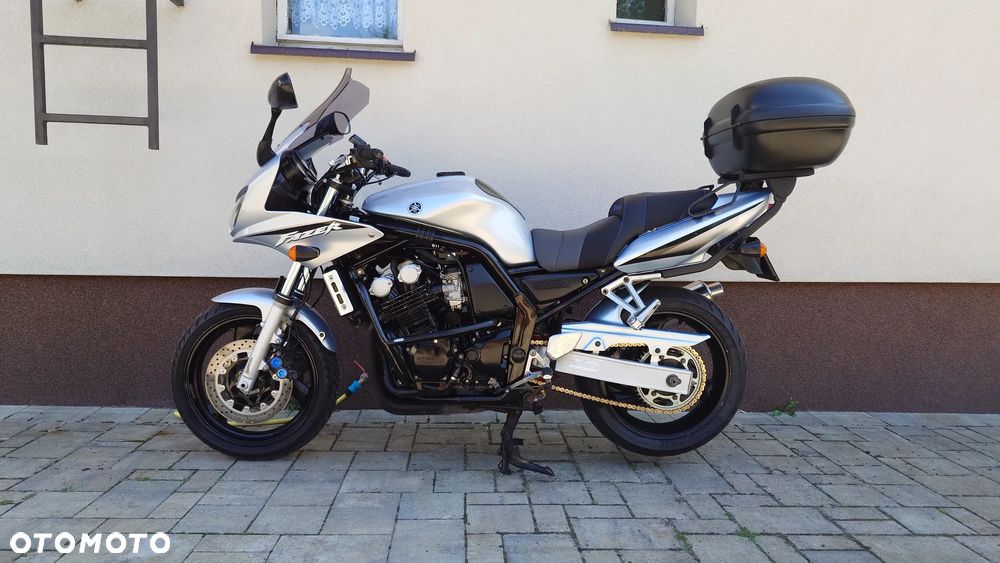 Yamaha FZS - 1