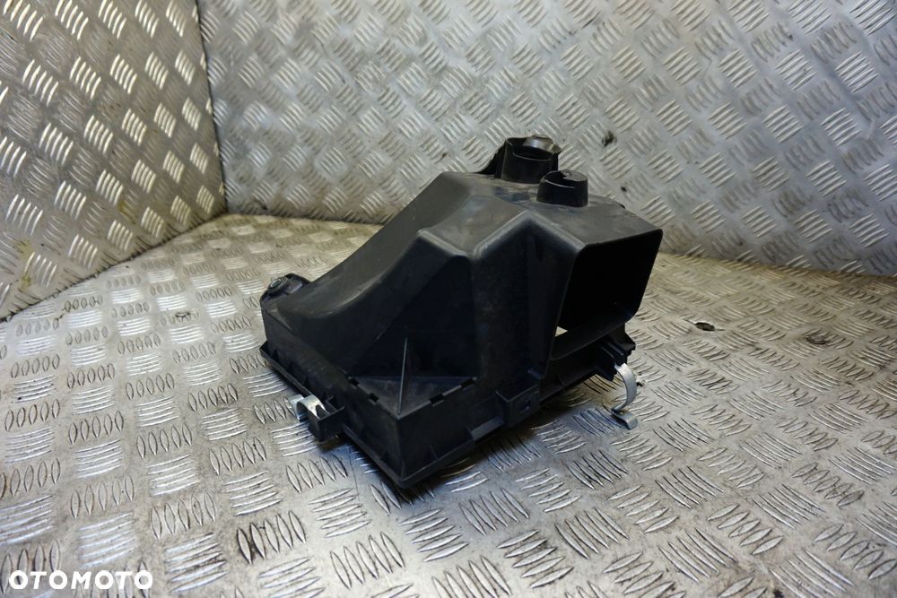 OBUDOWA FILTRA POWIETRZA IS III E3 2.5 16V HYB 17700-36280 LEXUS 2013-2017 - 1