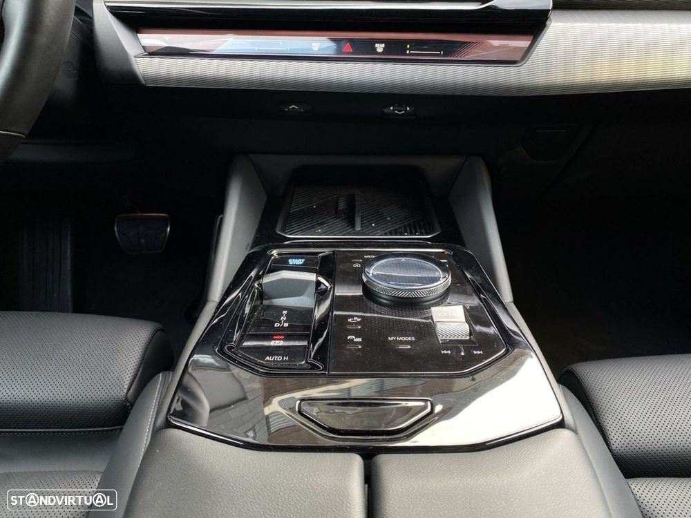 BMW i5 eDrive40 Pack Desportivo M - 13