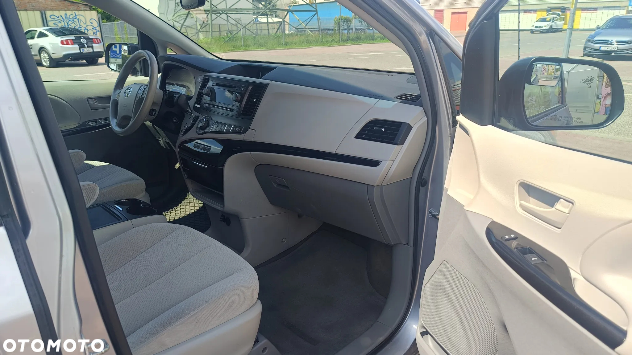 Toyota Sienna 3.5 V6 SE - 25