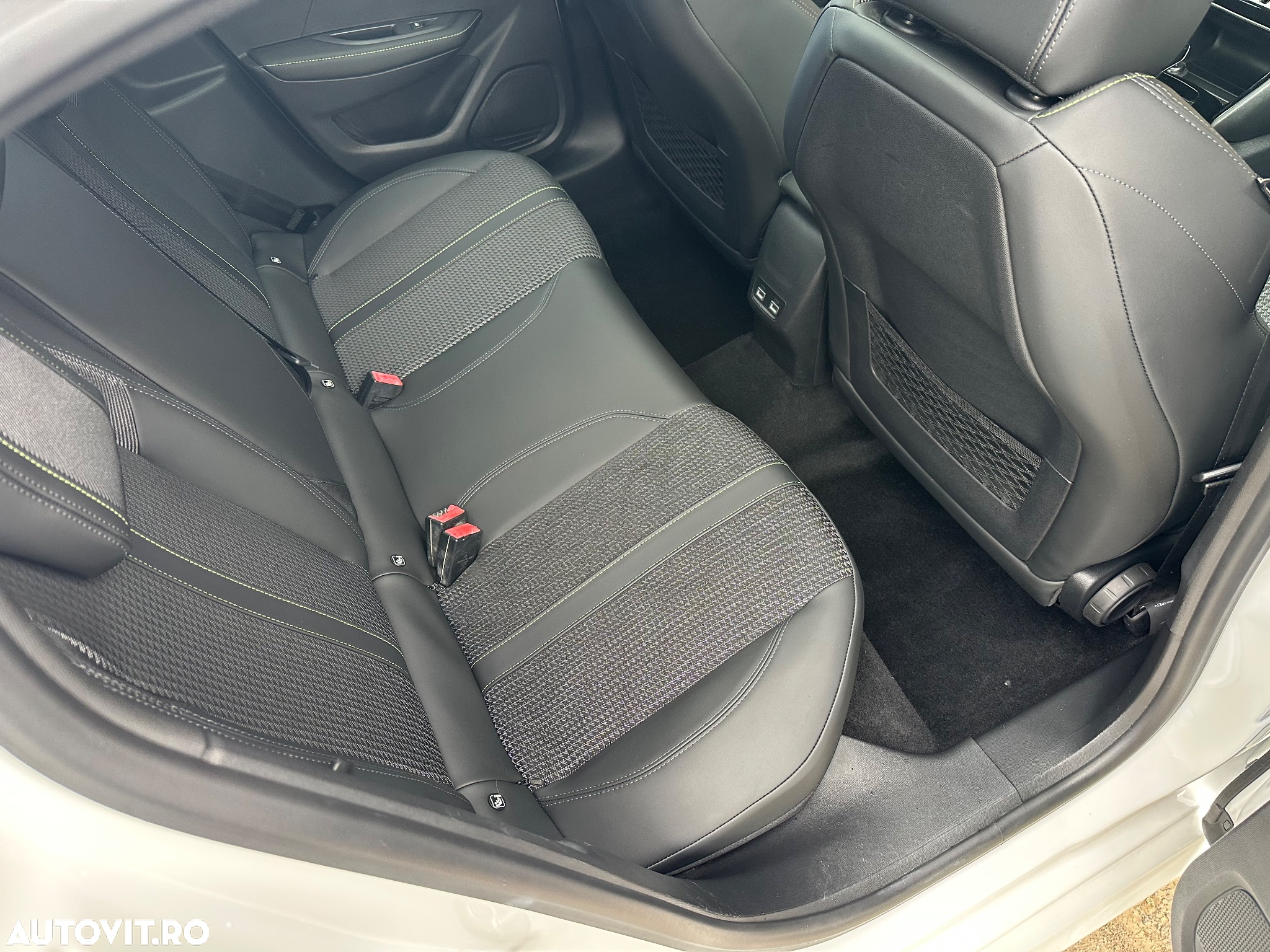 Peugeot 208 PureTech 130 EAT8 GT - 35