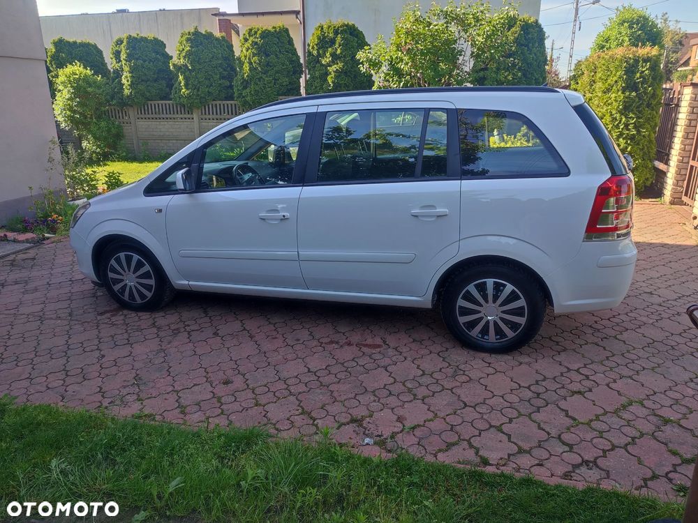 Opel Zafira 1.6 Cosmo - 32