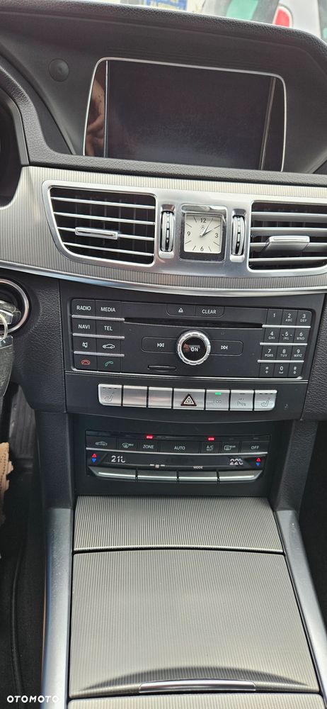 Mercedes-Benz Klasa E 200 CDI 7G-TRONIC Elegance - 11