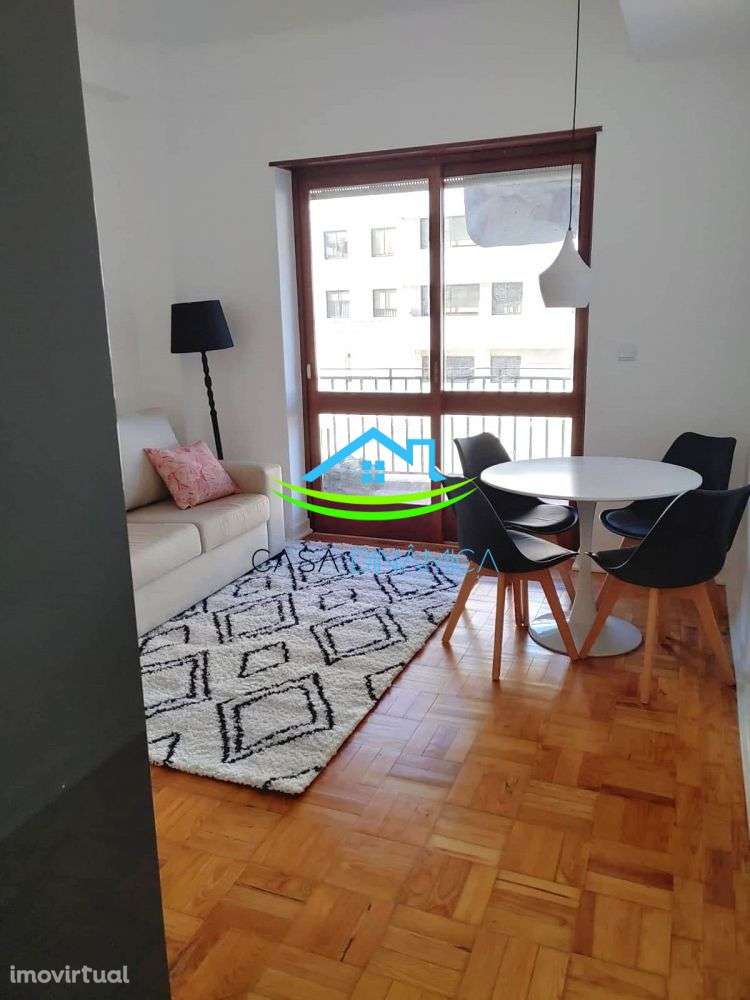 Apartamento T5 Transformado em 3 Apartamentos – Avenida Fernão de M - Grande imagem: 4/31