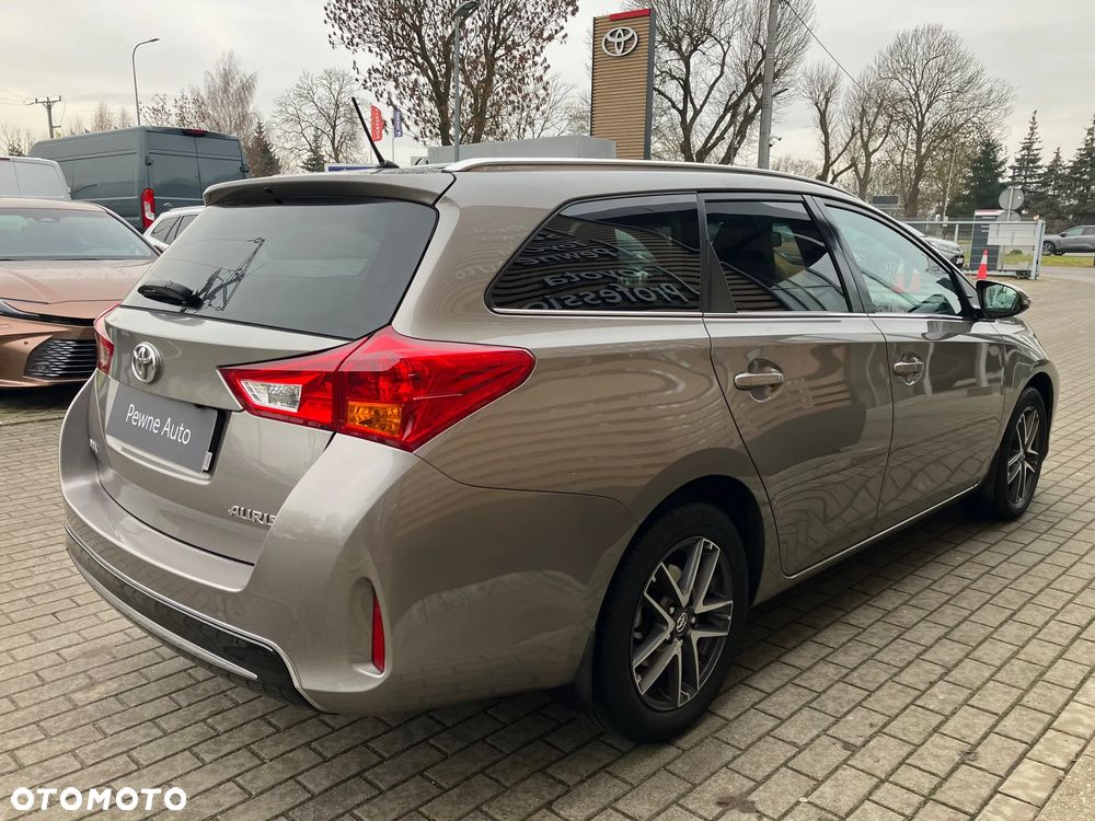 Toyota Auris 1.6 Premium - 7