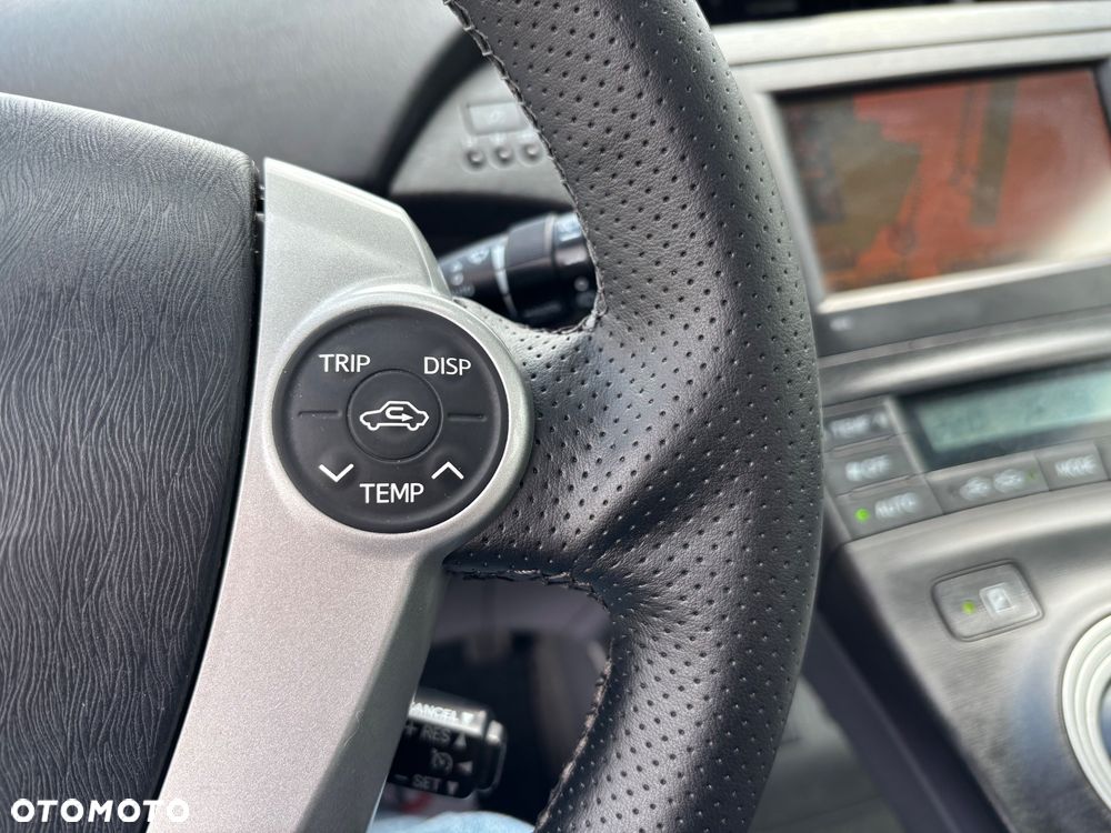 Toyota Prius - 30