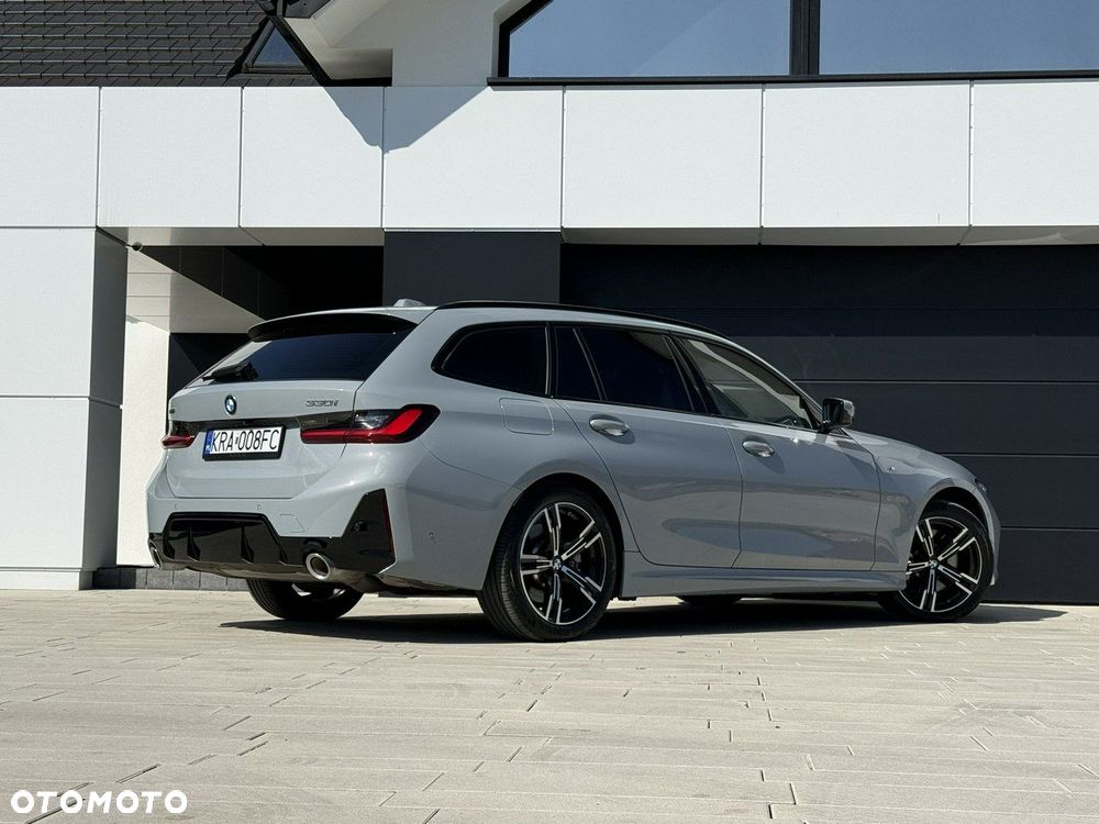 BMW Seria 3 330i xDrive M Sport - 24