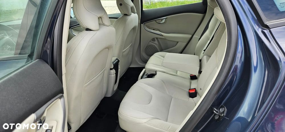 Volvo V40 T3 - 22