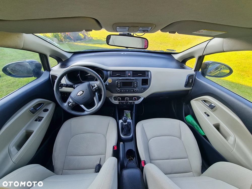 Kia Rio - 8