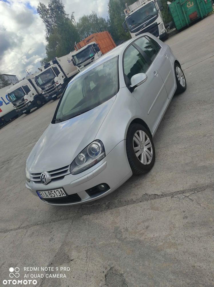 Volkswagen Golf 2.0 FSI Comfortline Tiptr - 2