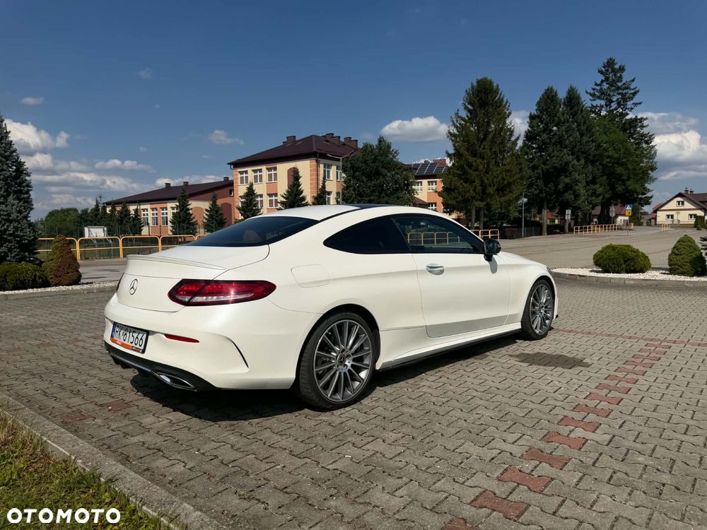 Mercedes-Benz C-Class 2019 photo 3