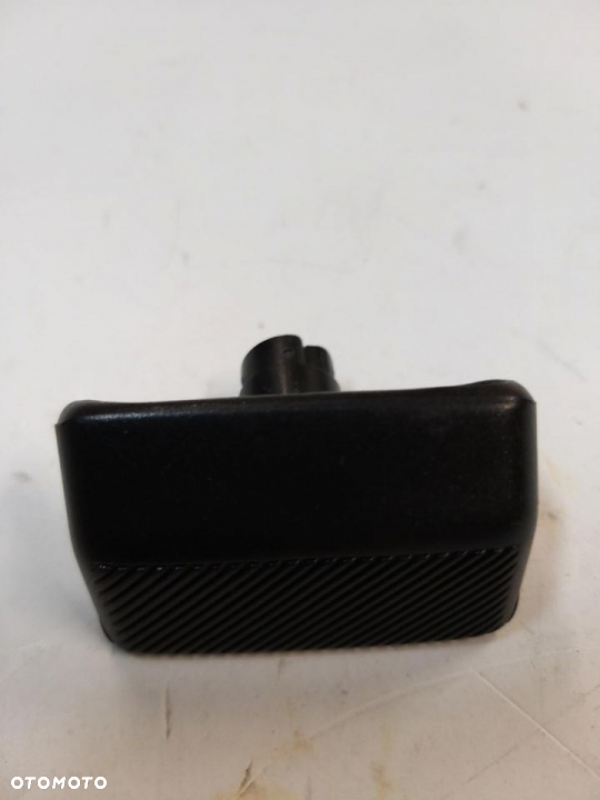 UCHYWT LINKI HAMULCA RECZNEGO  Vw Passat 91-98  POLO 94-    86771150301C - 2