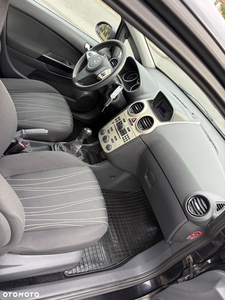 Opel Corsa 1.4 16V Cool - 26