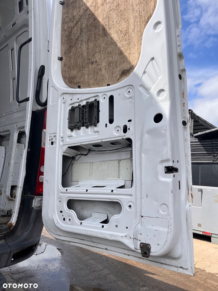 Mercedes-Benz 2szt. Sprinter 319 - 19