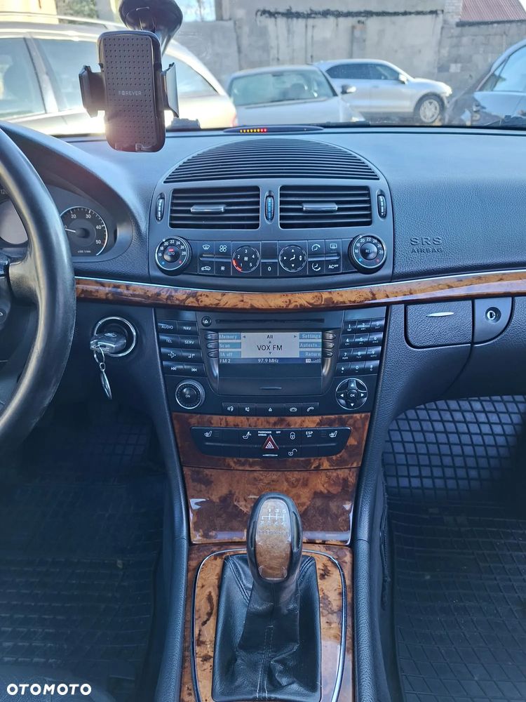 Mercedes-Benz Klasa E 270 CDI Elegance - 3