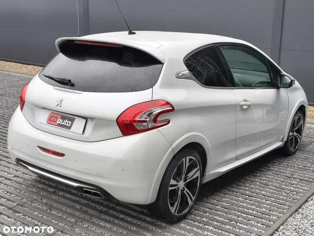 Peugeot 208 - 6