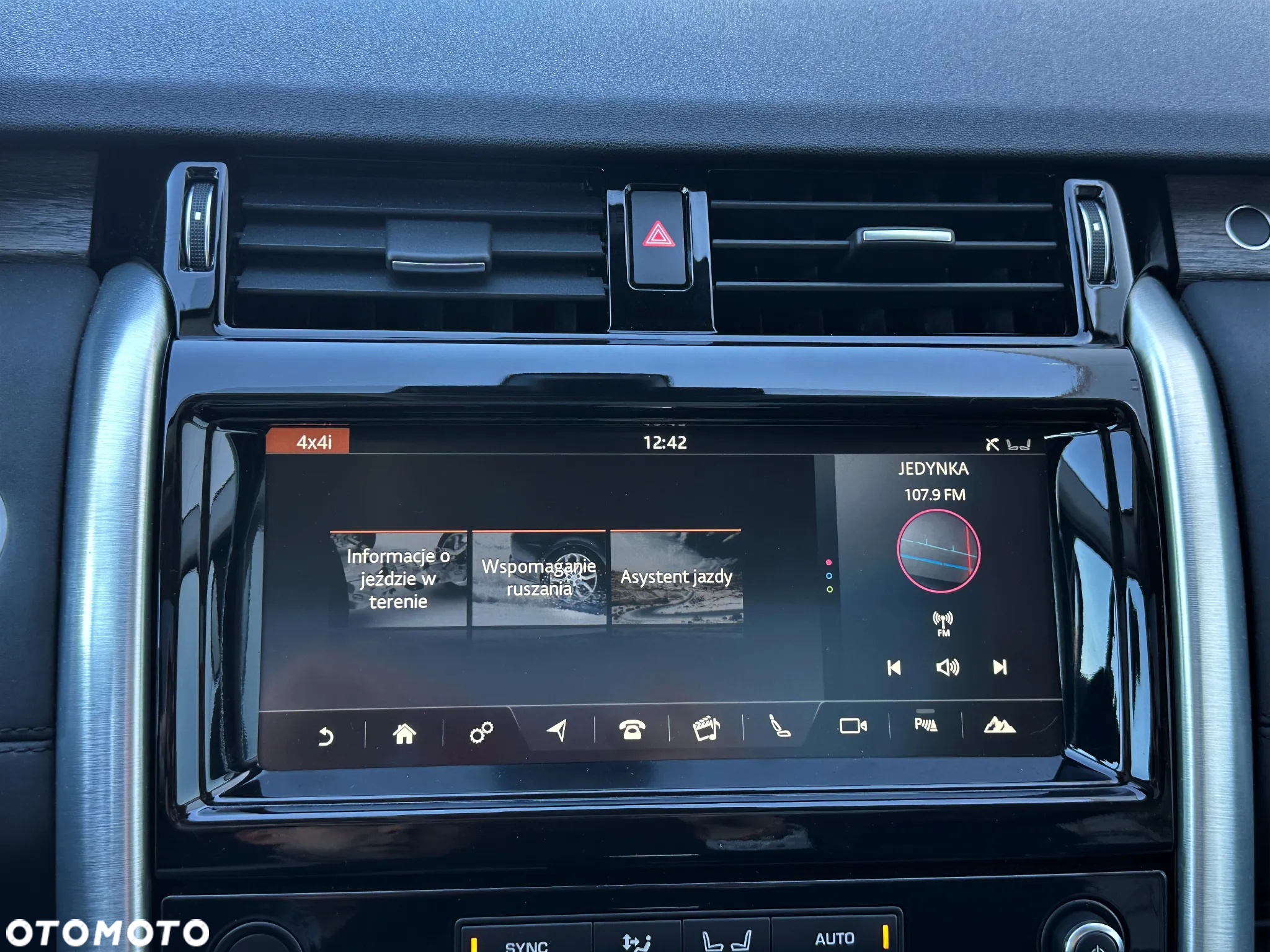 Land Rover Discovery V 2.0 SD4 HSE Luxury - 28