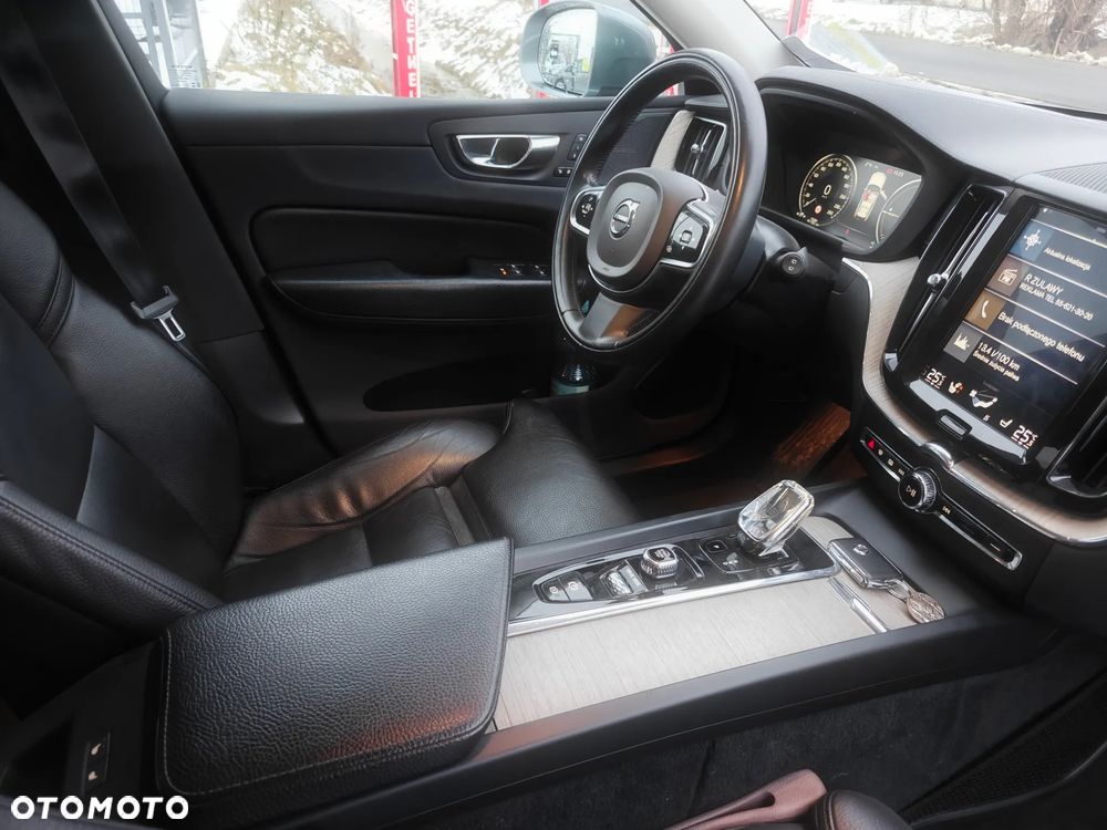 Volvo XC 60 T8 AWD Recharge Geartronic Inscription Expression - 13