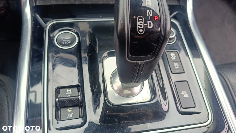 Jaguar XE 2.0 D180 R-Dynamic HSE - 10