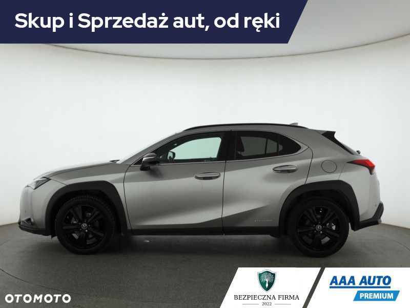 Lexus UX - 4
