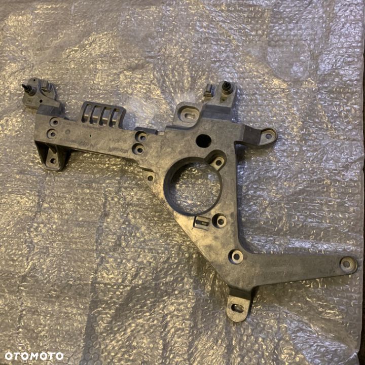 WSPORNIKI ALUMINIOWE LAMPY LEWY I PRAWY ACTROS MP4