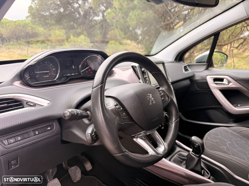 Peugeot 2008 1.2 PureTech Style - 9