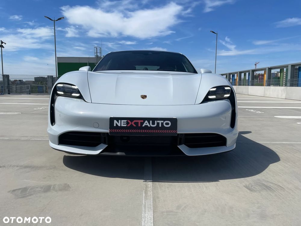 Porsche Taycan Turbo - 3