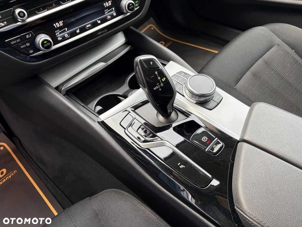 BMW Seria 5 520d - 31