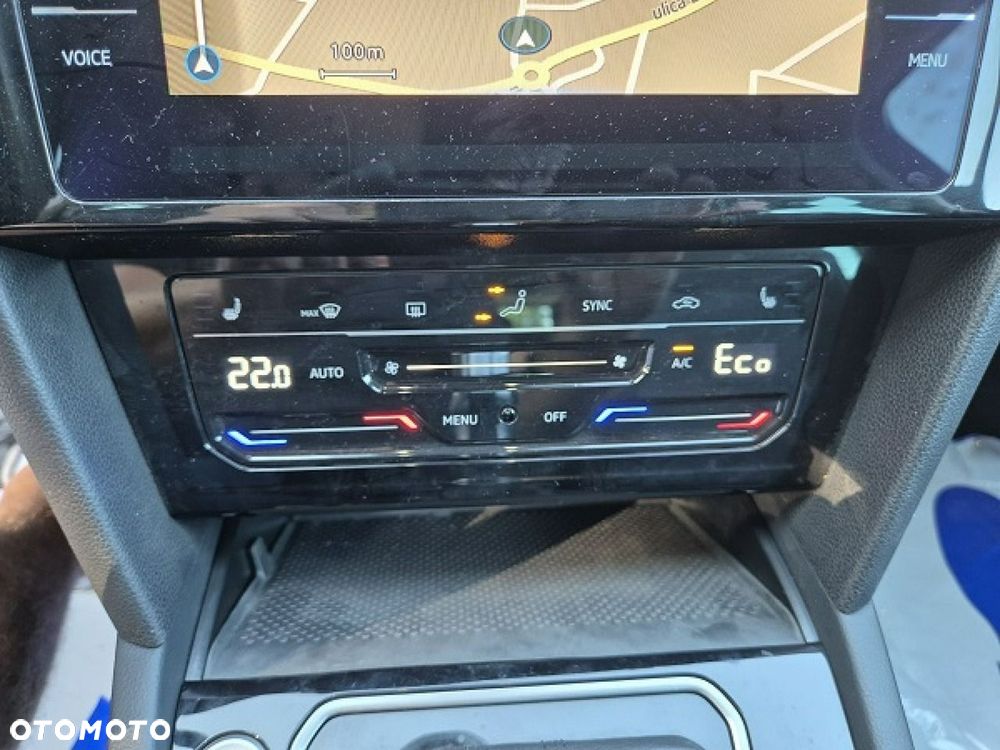 Volkswagen Passat - 36