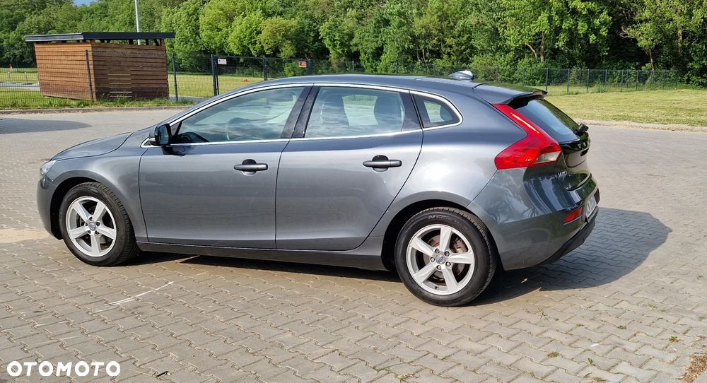 Volvo V40 D2 Momentum - 2