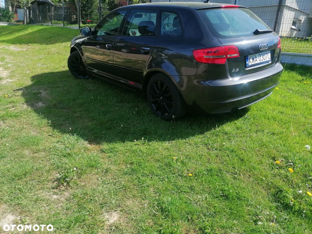 Audi A3 Sportback - 2