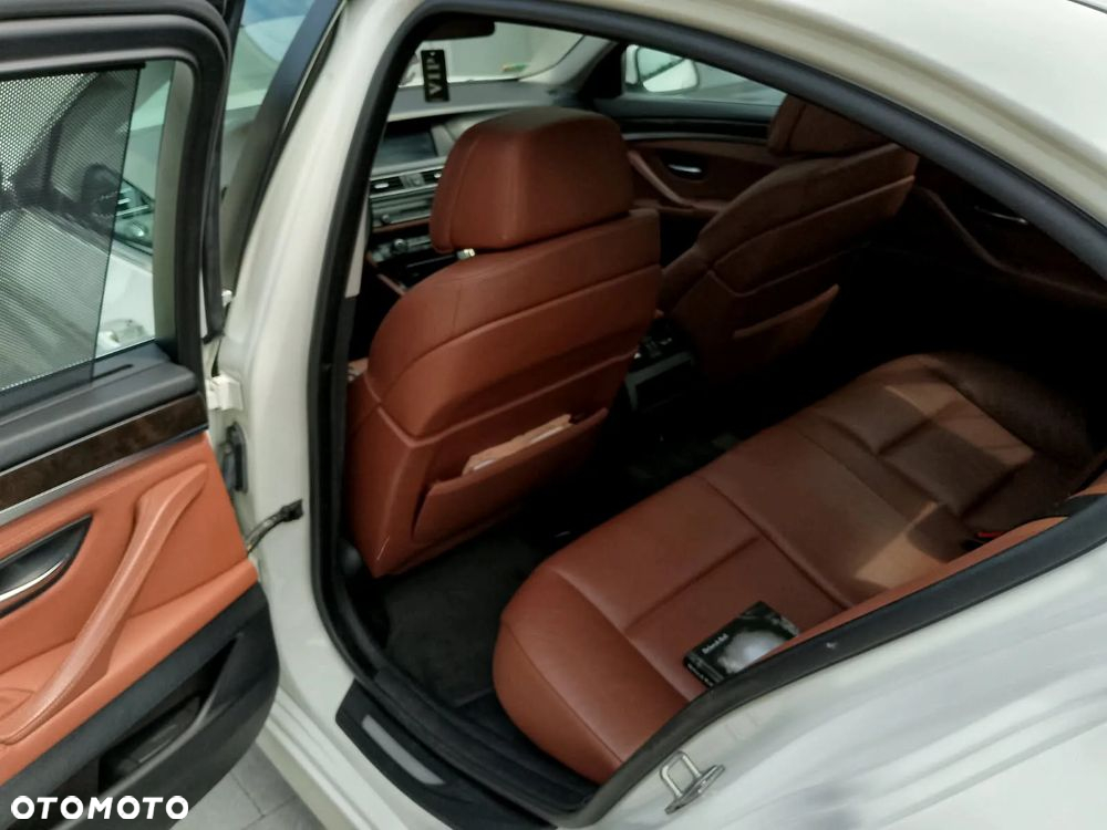 BMW Seria 5 525d - 4