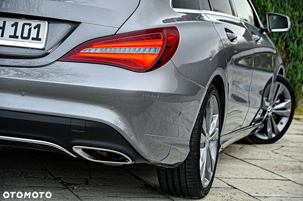 Mercedes-Benz CLA 200 7G-DCT UrbanStyle Edition - 15