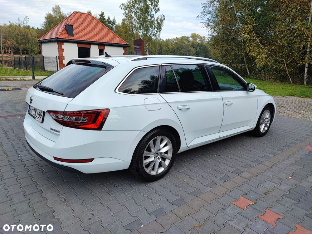 Skoda Superb 2.0 TDI Style DSG - 4