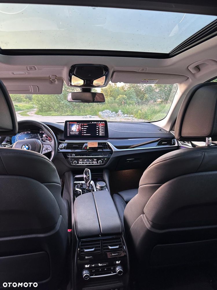 BMW Seria 5 530d Luxury Line - 8