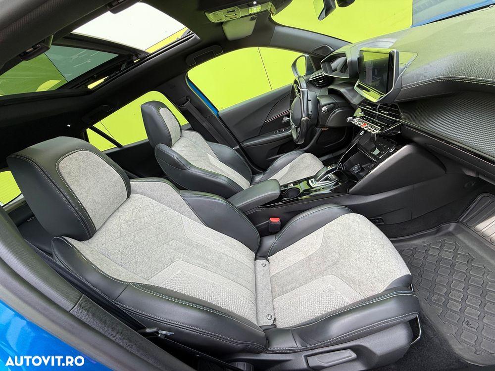 Peugeot 2008 GT+ - 24
