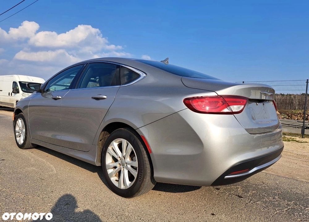 Chrysler 200 - 9