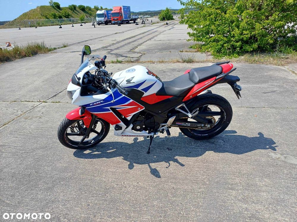 Honda CBR - 3