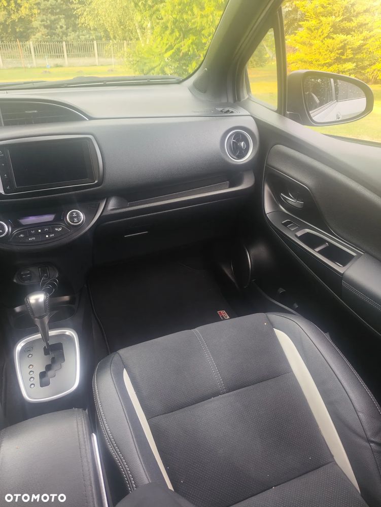 Toyota Yaris 1.5 VVT-i GR Sport - 33