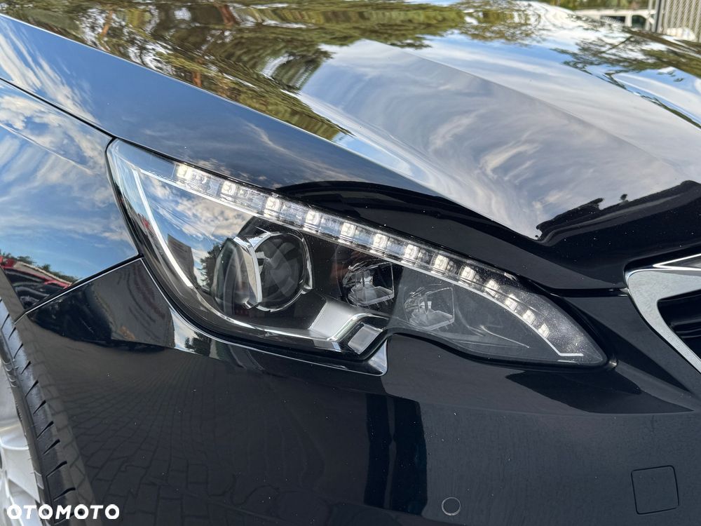 Peugeot 308 2.0 HDi Allure - 16