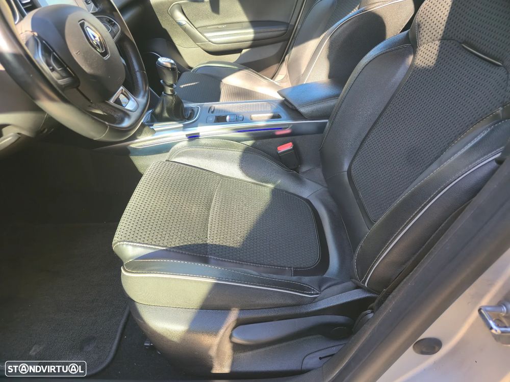 Renault Mégane Sport Tourer BLUE dCi 115 BOSE EDITION - 16