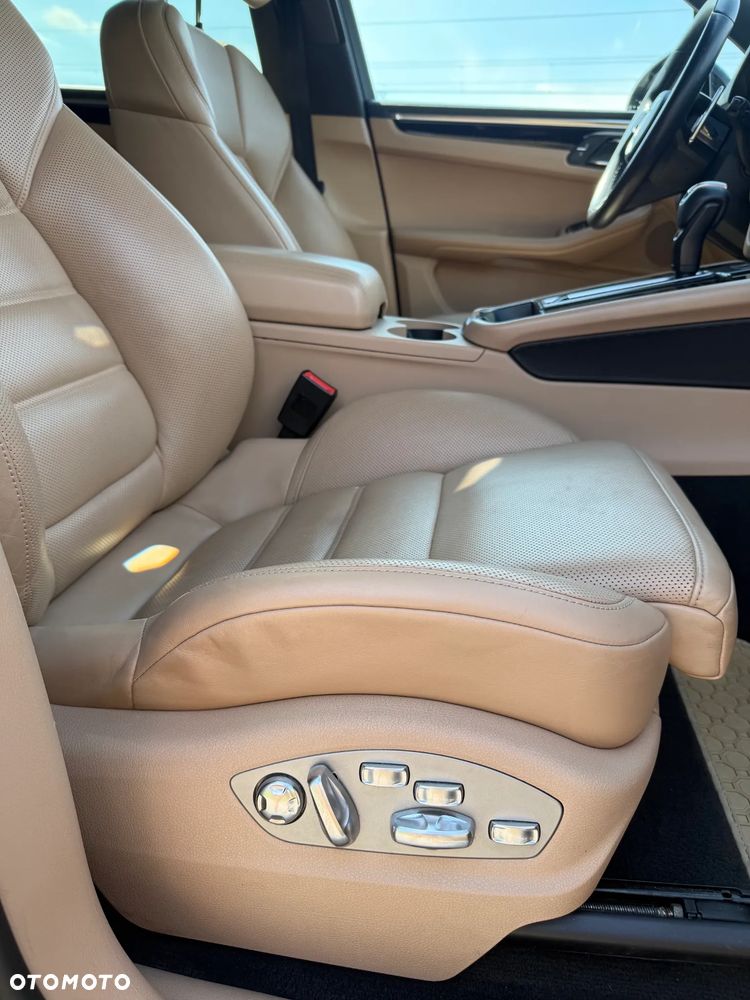 Porsche Macan Standard - 19